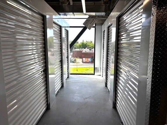 Storage Units at Entreposage Smartstop Self Storage - 2990 Sunnybrooke Blvd, Dorval QC